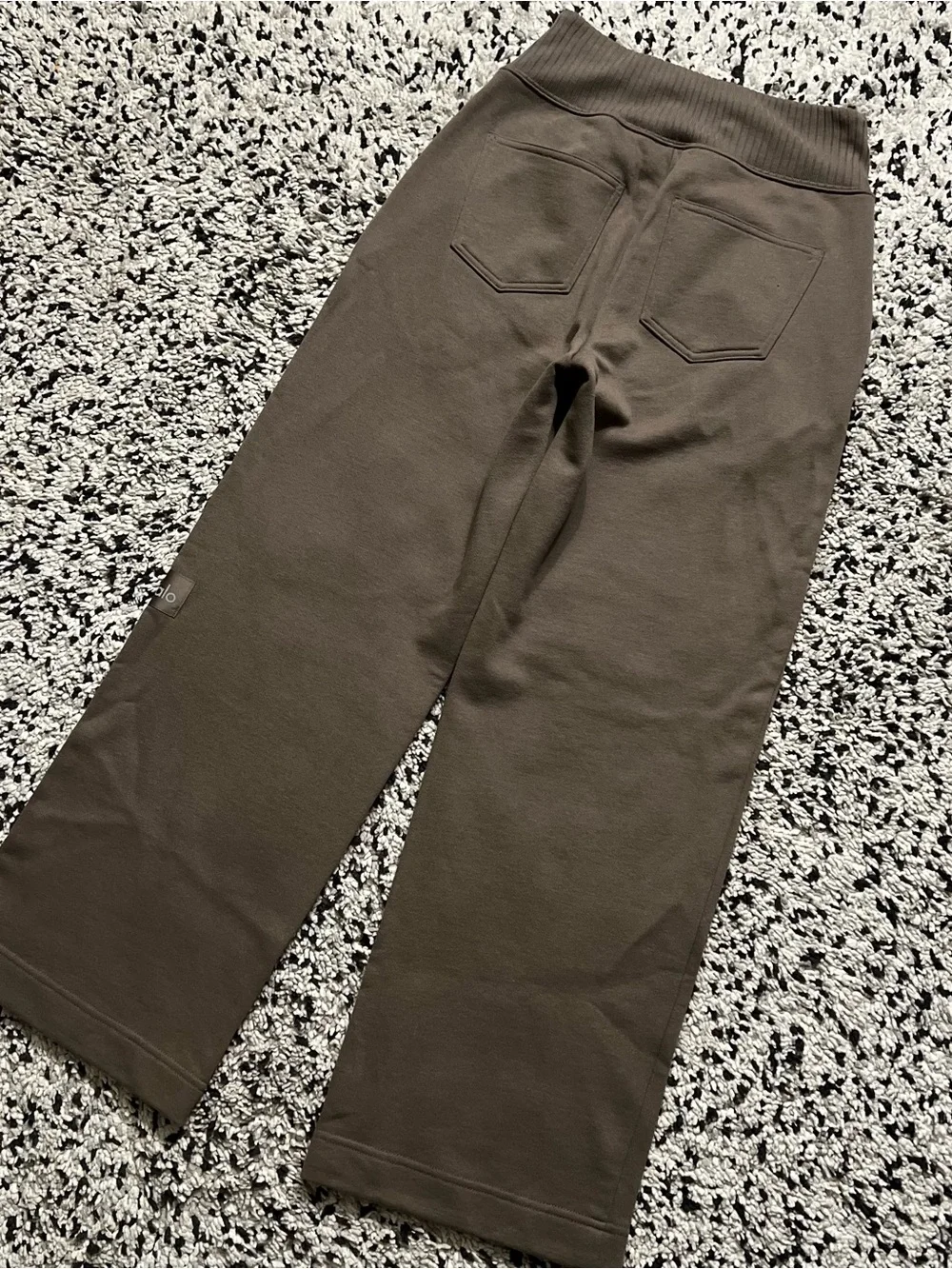 Alo Yoga Serenity Wide Leg Sweatpants Brown Cozy Comfortable Women’s Athleisure